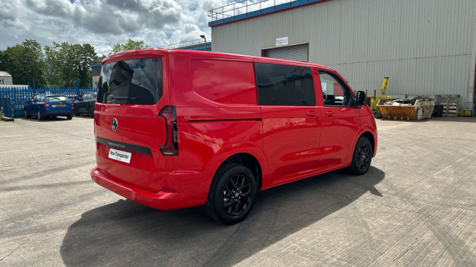 Volkswagen Transporter T32 Swb Diesel 2.0 TDI 170 Commerce Pro Kombi Van Auto [5 Plus] - Image 11